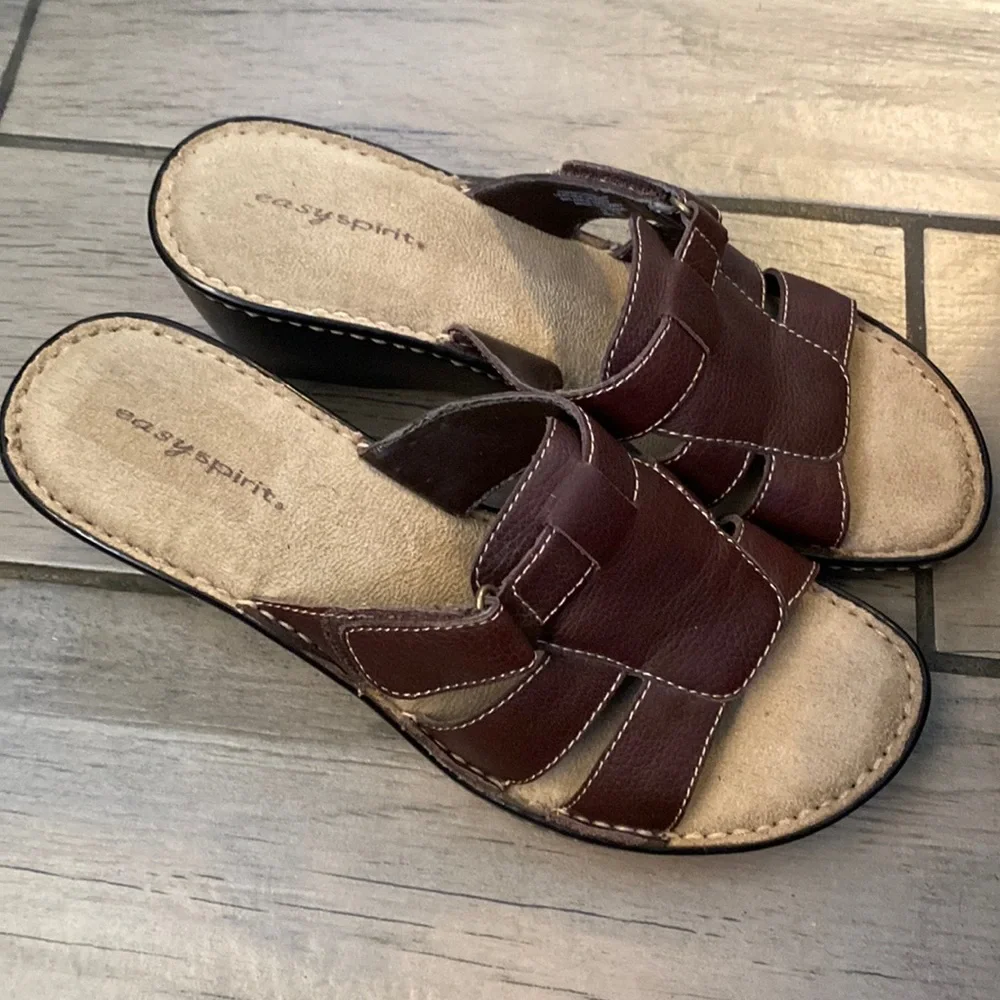 Easy Spirit Casual Slip On Leather Sandals Size 8M Brown Adjustable - Picture 1 of 8